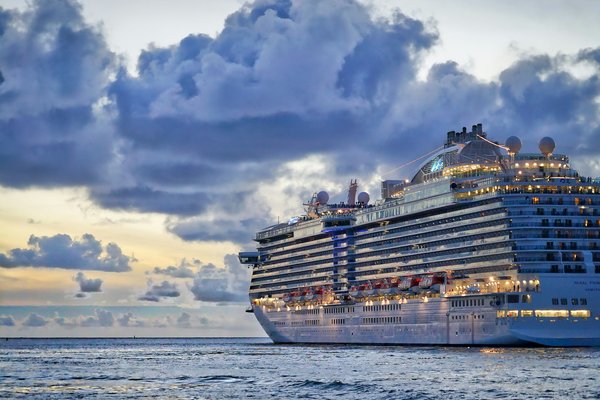 Comment s'inscrire à des cours de salsa lors d'une croisière dans les Caraïbes?